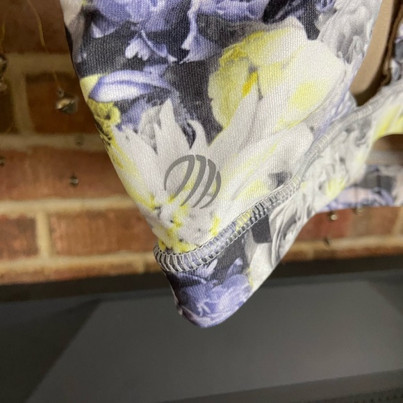 🟣3/$10 Mondetta Floral Sports Bra, Size 8 - Picture 5 of 7